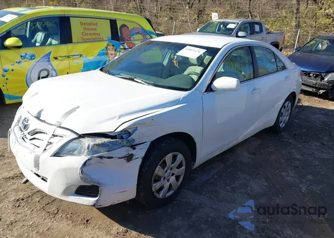 2011 Toyota Camry Le z USA, uszkodzony, nr VIN 4T1BF3EK3BU624207